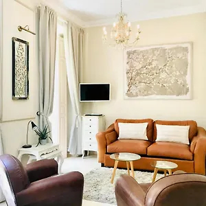 https://little-charming-palace-in-the-old-town-of-malaga.1costadelsol.com